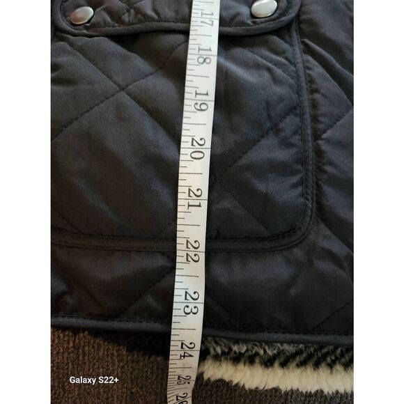 V22 Thread & Supply Black & White Buffalo Check Reversable Sherpa vest - Picture 6 of 9